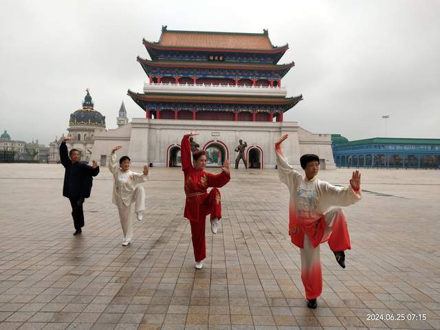 皇冠体育会员_上海精武体育总会会员参加2024年全国武术段位制考评员培训学习