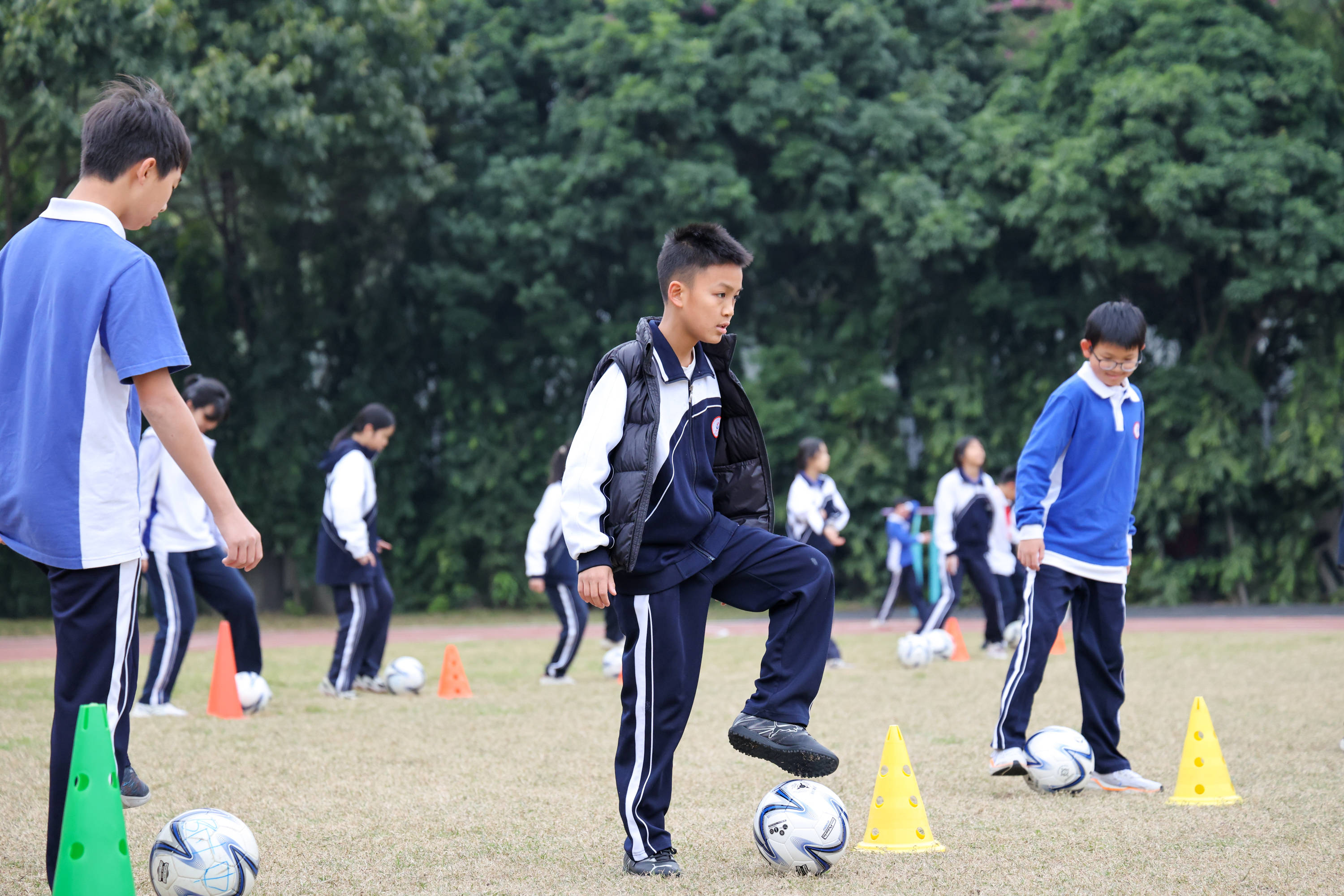 皇冠APP下载_新闻分析：深圳如何让上万中小学生摘掉“小眼镜”