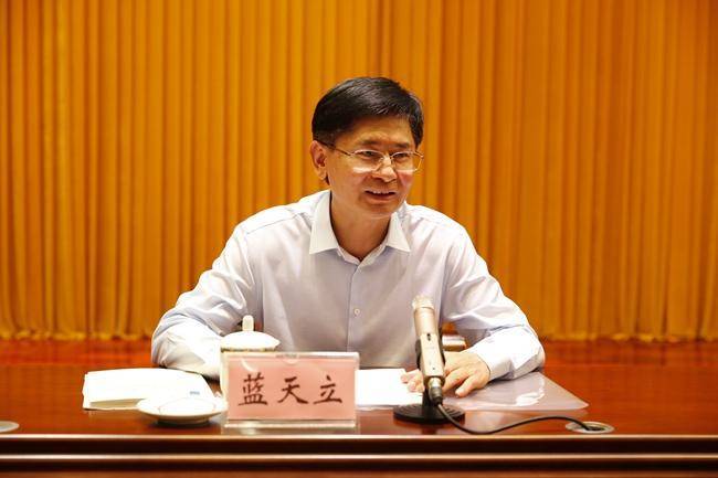 如何注册皇冠足球代理
_连续缺席多场重要活动如何注册皇冠足球代理
，广西壮族自治区主席蓝天立被查