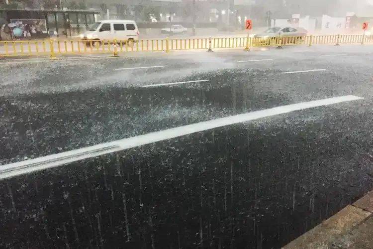 欧洲U21青年锦标赛2025
_暴雨突袭山西！连下三天！明早上班族注意：8市大到暴雨+雷暴大风欧洲U21青年锦标赛2025
，这些路段最危险！