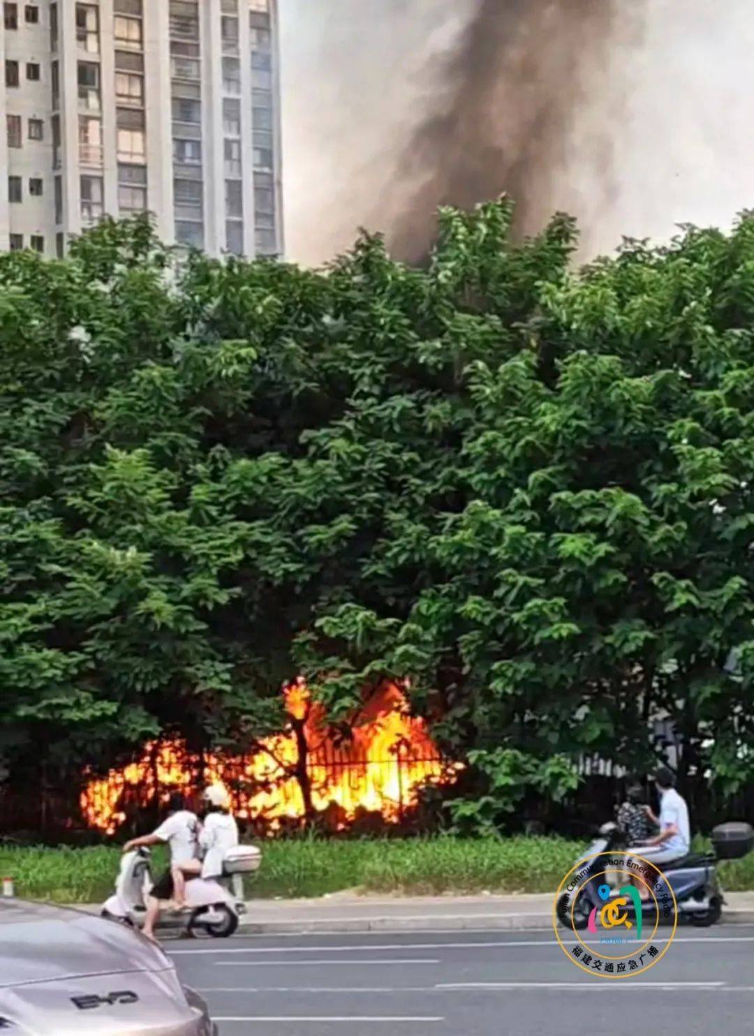 广岛三箭 v 名古屋鲸鱼
_福州一小区发生火灾广岛三箭 v 名古屋鲸鱼
，现场火势较大、浓烟滚滚！