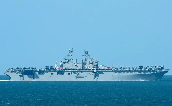 世界杯信用网代理
_美军“磨刀霍霍”向委内瑞拉世界杯信用网代理
,若真动武委军招架得住吗?