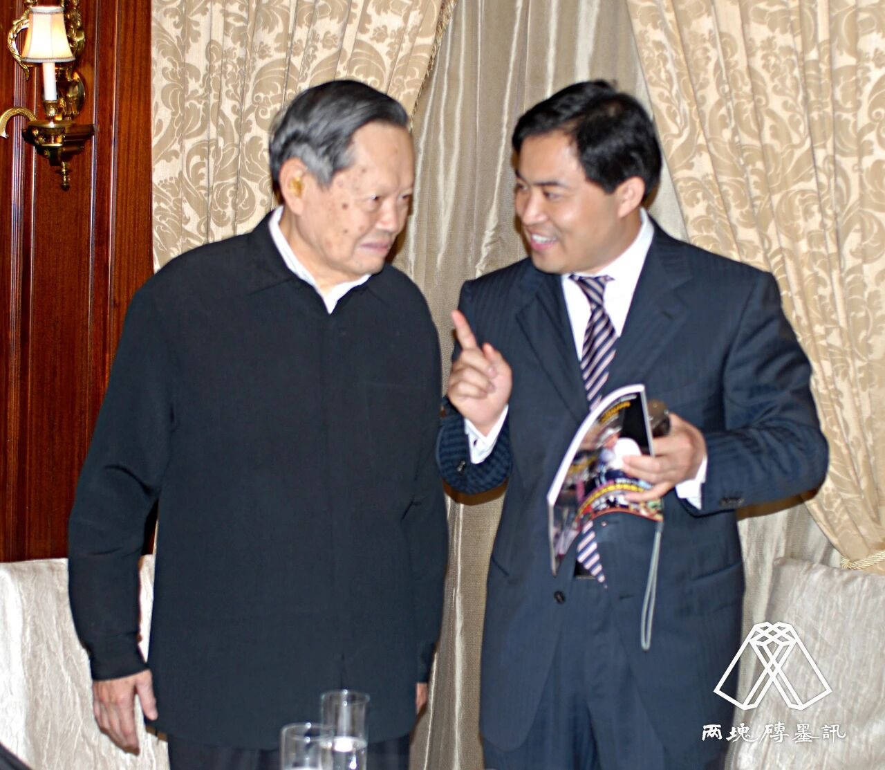 皇冠信用盘代理申请
_窑变|莫言悼杨振宁皇冠信用盘代理申请
,写了一首诗:先生原本仙乡客……