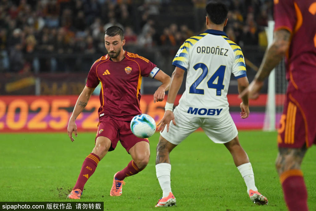 买篮球app
_莱奥的突破与帕夫洛维奇的致命一击:AC米兰如何在意甲第10轮掌控罗马