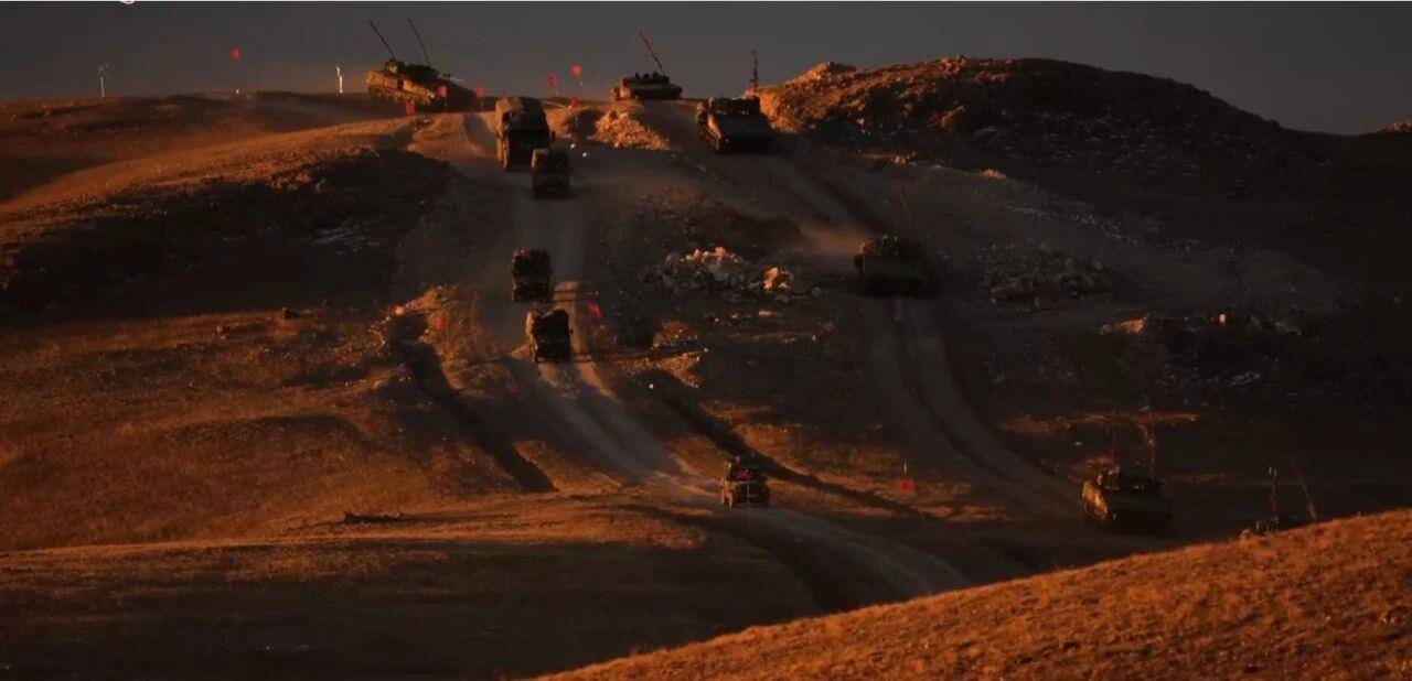 首尔叁星迅雷 vs 安阳正官庄 RB
_大场面！机器狗、无人机开路首尔叁星迅雷 vs 安阳正官庄 RB
，实兵对抗演练画面公布