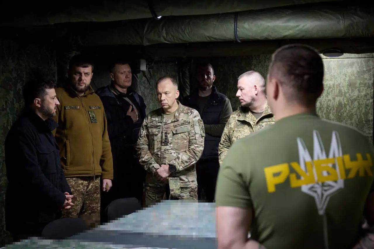 皇冠信用盘在线申请
_俄军中计了?六支乌军特种兵小队突然杀出皇冠信用盘在线申请
,在红军城中心升旗示威