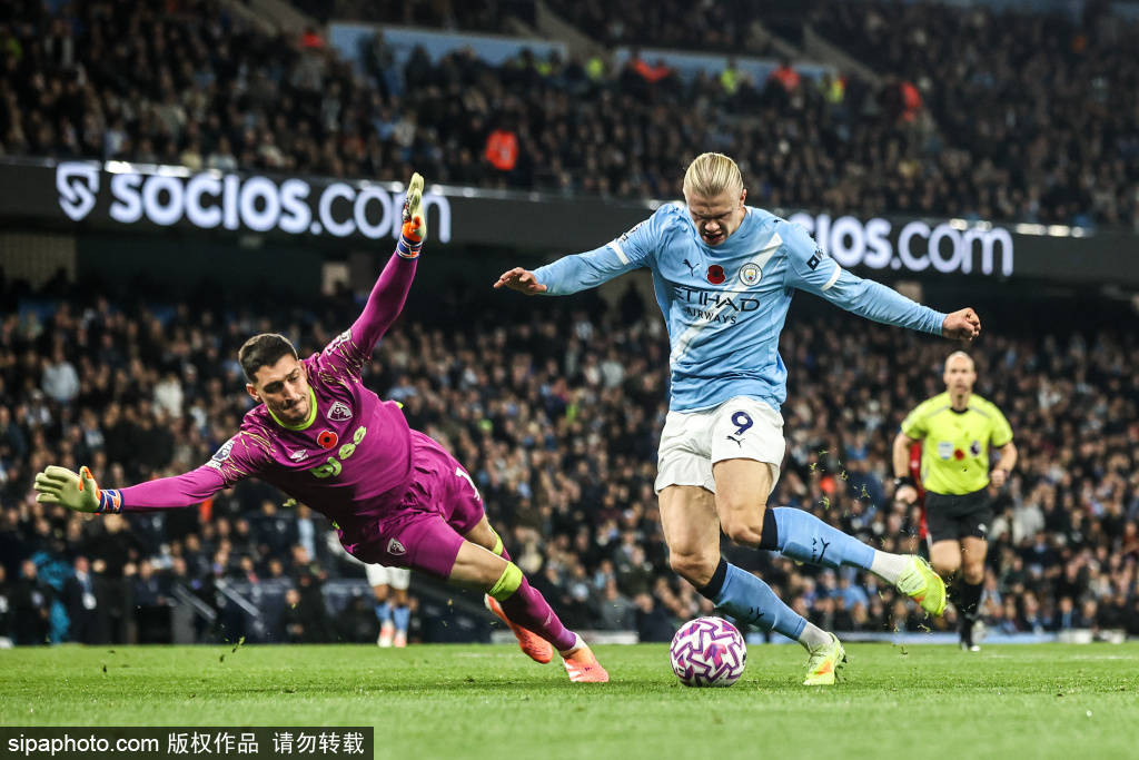 皇冠信用盘注册开通
_曼城3-0完胜利物浦：多库的闪耀表现如何打乱红军战术部署