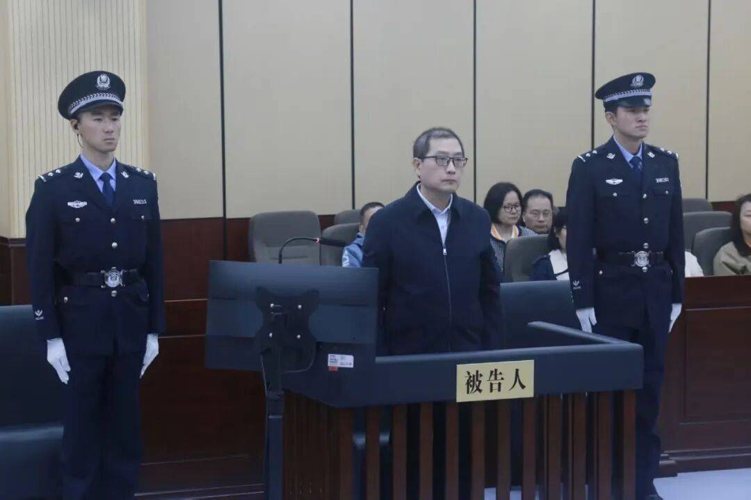 正版皇冠信用网开户
_被控受贿超3500万元正版皇冠信用网开户
,安徽省交通控股集团原副总经理夏柱兵受审