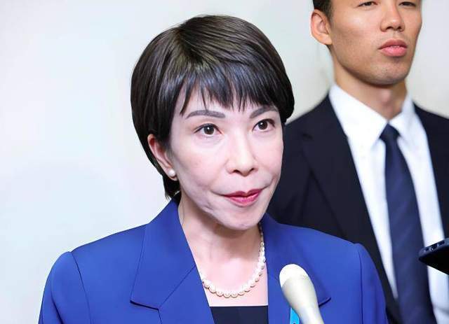 皇冠足球平台申请
_难怪高市疯狂挑衅中俄韩皇冠足球平台申请
,为掩盖更大危机,日本就要“自爆”了