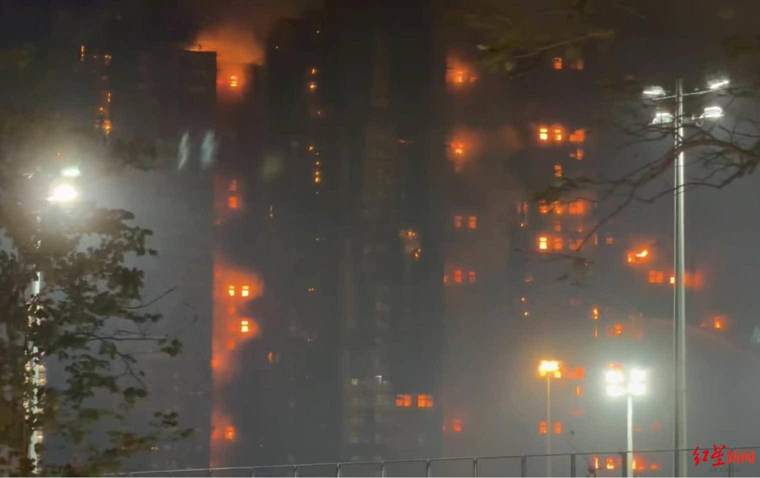 皇冠体育盘
_4小时内火警连升三级的宏福苑:单户最大面积44.9平方米皇冠体育盘
,大维修启动超1年,业主称被困者老人较多