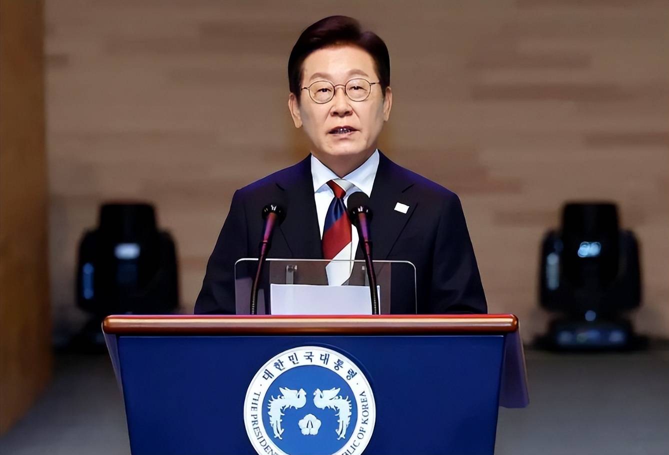 皇冠信用盘
_态度迎来180度大反转!看到中国对日本的手段皇冠信用盘
,李在明嗅到不寻常气息,有件事务必要当面解释