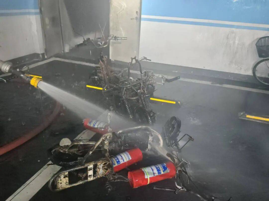 皇冠会员网址
_集中曝光皇冠会员网址
！郑州市2025年11月共发生13起电动自行车火灾！