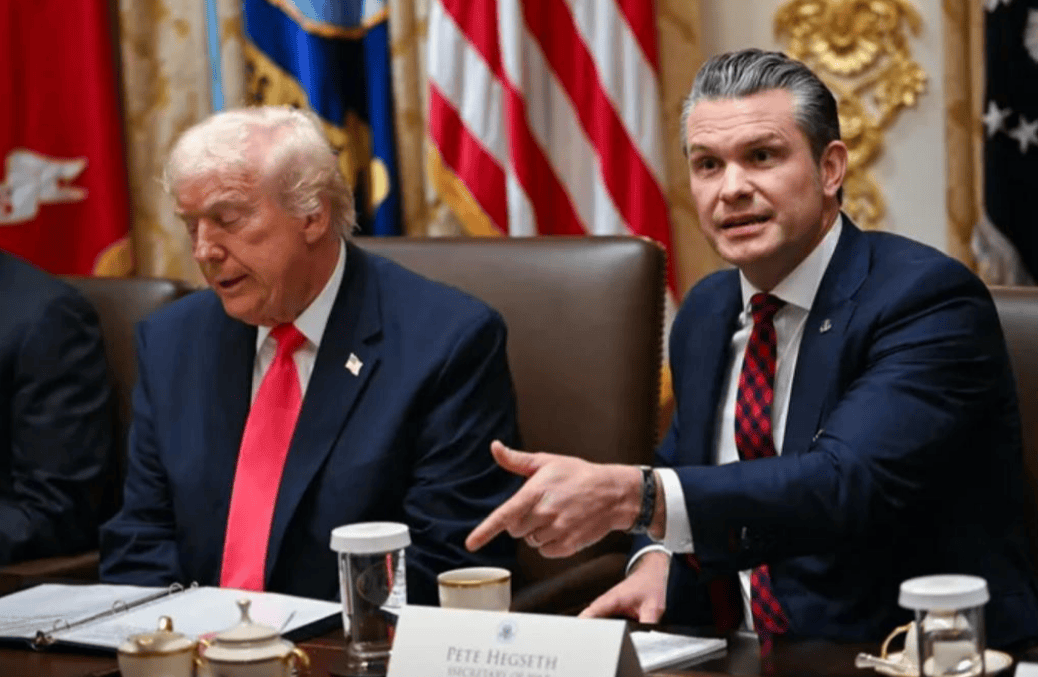 谢周三vs 诺维奇
_一份绝密报告谢周三vs 诺维奇
，让白宫高层脸色煞白，干涉台海是把美国往火坑里推！