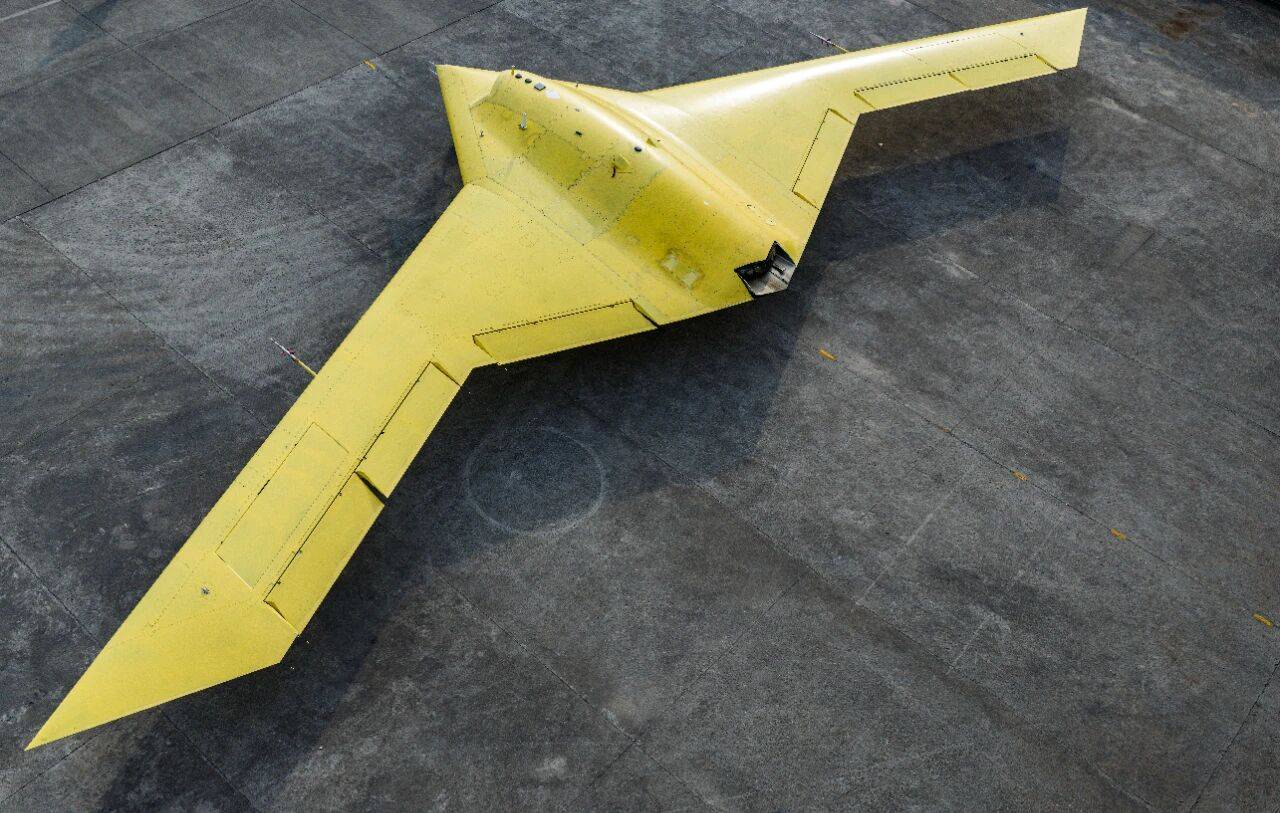 皇冠信用網出租足球
_重大突破皇冠信用網出租足球
!彩虹-7高空高速隐身无人机成功首飞