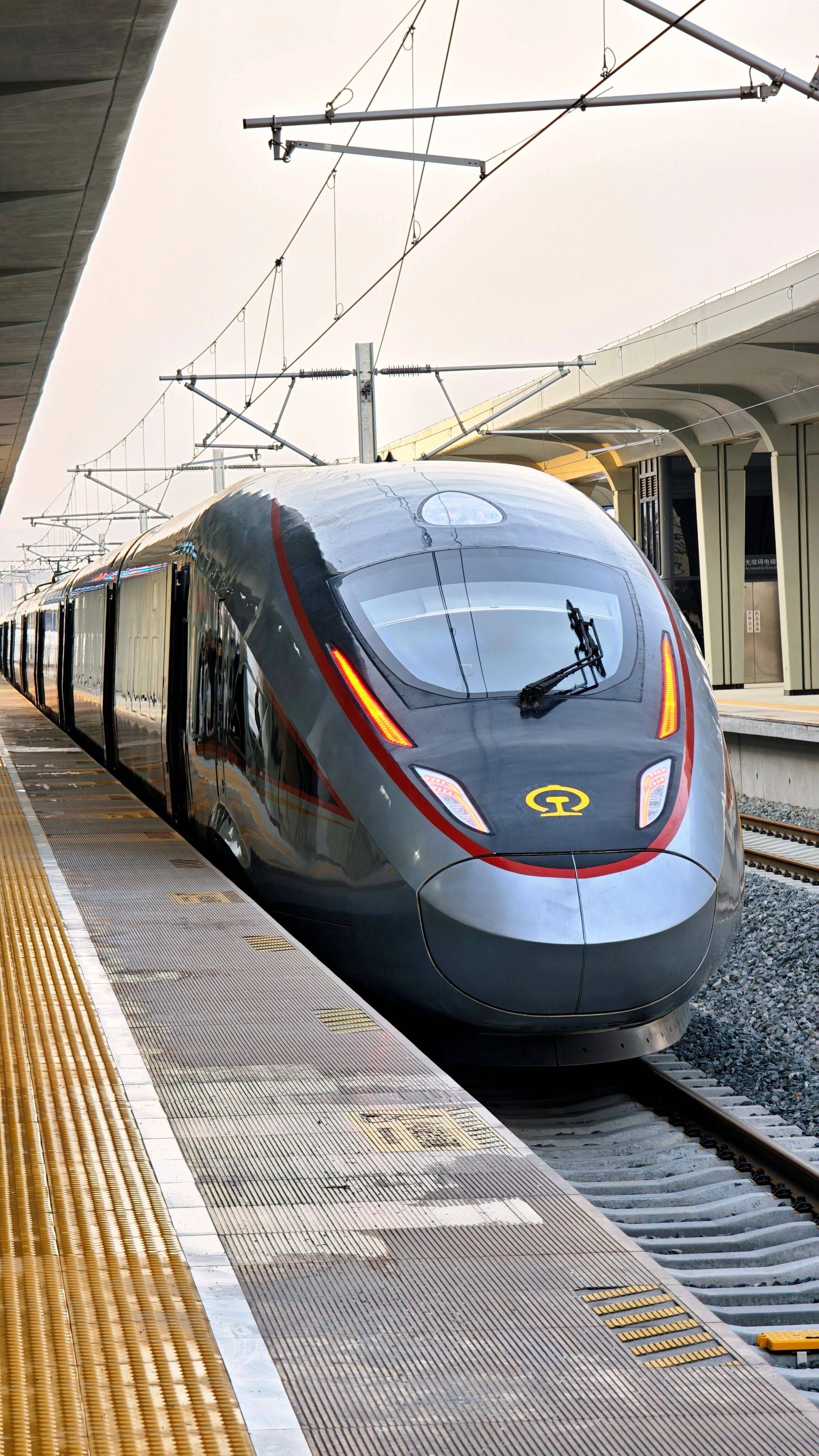 伯恩茅斯vs布莱顿
_西安至延安高铁12月26日开通运营