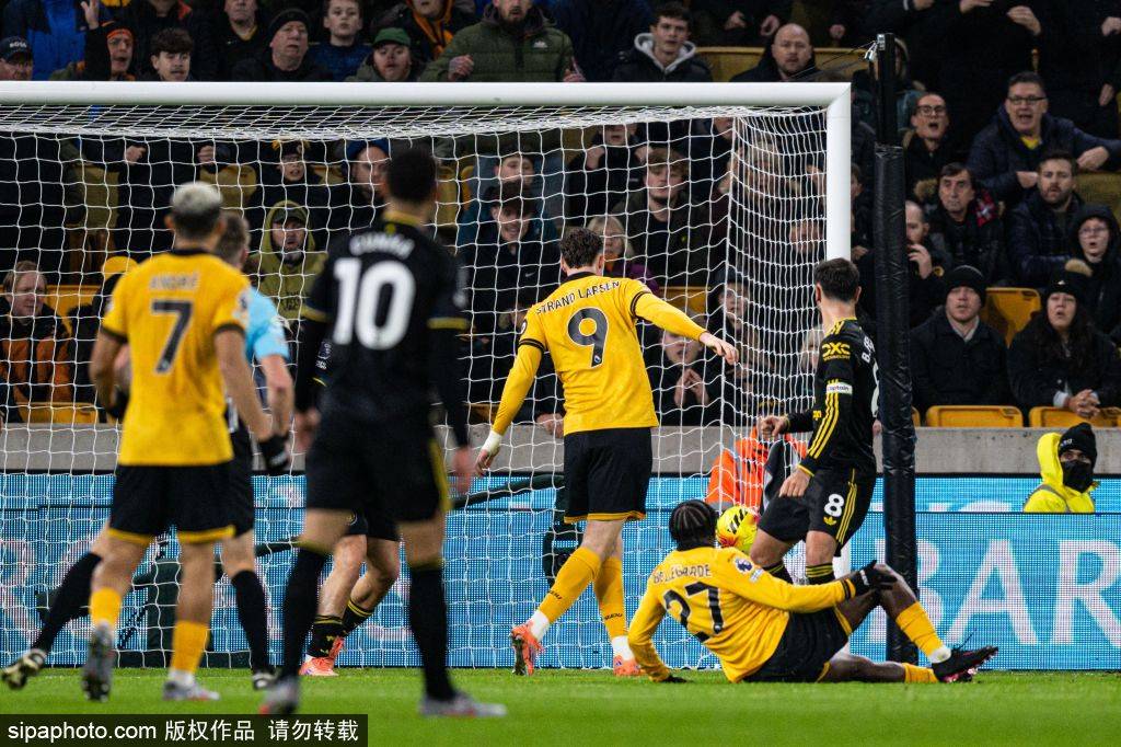 英雄联盟:TURKISH CHAMPIONS LEAGUE(5场3胜)
_阿莫林的换人决策引发争议:曼联在关键时刻为何选择防守英雄联盟:TURKISH CHAMPIONS LEAGUE(5场3胜)
?