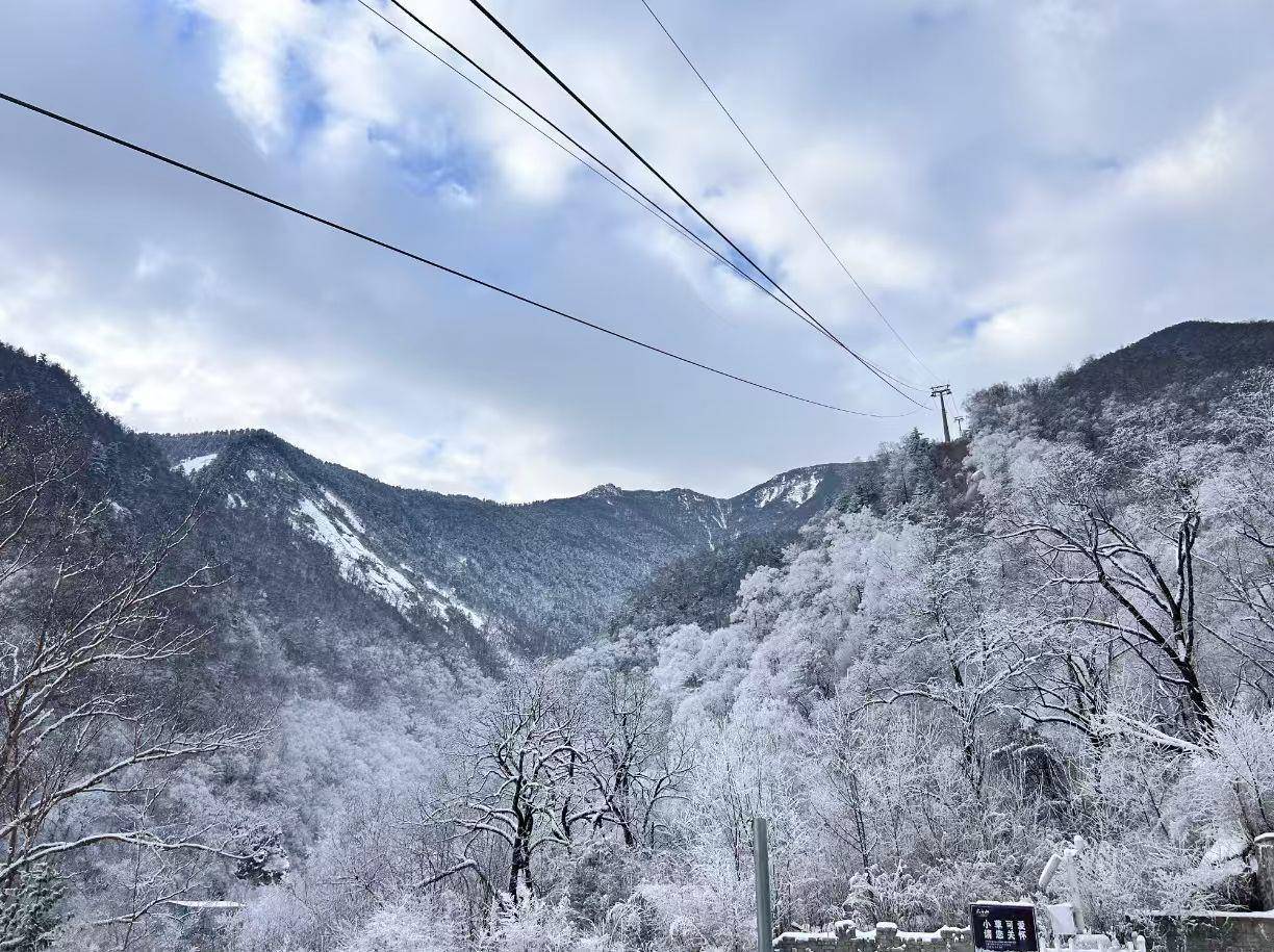 亚特兰大联2队vs迈阿密国际川队_数百名游客夜晚滞留太白山景区数小时亚特兰大联2队vs迈阿密国际川队，气温低至零下十几度，当地：山上突然降雪道路结冰，目前所有游客都已乘摆渡车下山