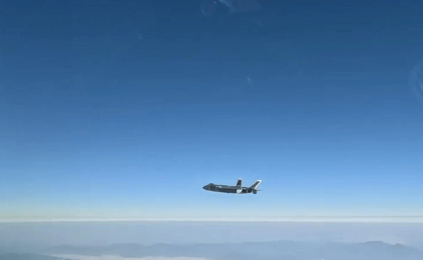 城之队vs皇家君主
_对峙升级城之队vs皇家君主
,台军公布F16V“锁定”歼16画面,距开火只剩一个按钮?