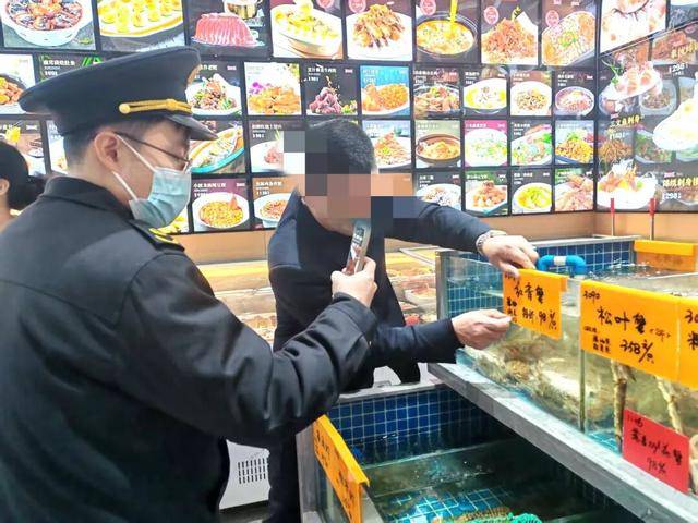 法尔肯贝里vs桑德维肯斯_闵行夜查法尔肯贝里vs桑德维肯斯！上海禁令下仍有商家自制售卖生腌