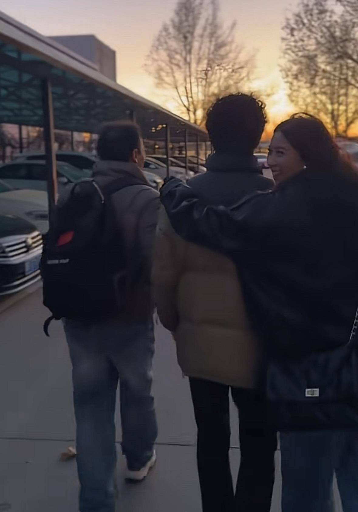 特温特vsPSV埃因霍温_被拐17年的马仔昊认亲成功！母亲泣不成声拉住手“再也不放开了”特温特vsPSV埃因霍温，杜小华：替他们开心，相信“小米奇”也一定能找到