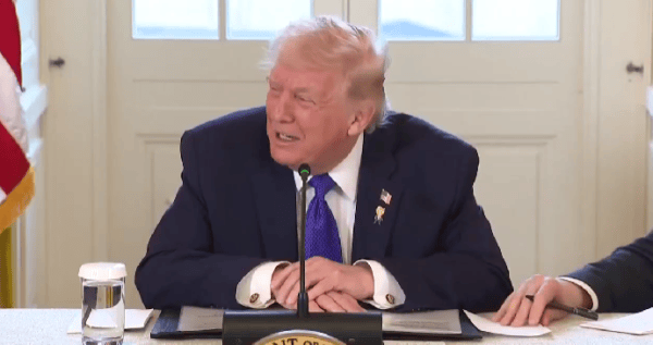 皇冠网址
_特朗普直接把纸条内容念出来了皇冠网址
,鲁比奥快“碎”了…