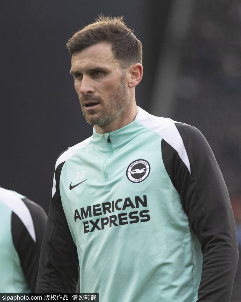 皇冠信用网在线开户_史密斯·罗的沮丧:富勒姆遭遇曼联逆转皇冠信用网在线开户,裁判判罚引发热议