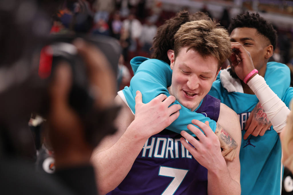 皇冠信用网代理注册_NBA|克尼佩尔创最快200记三分皇冠信用网代理注册,哈登又添“最老纪录”