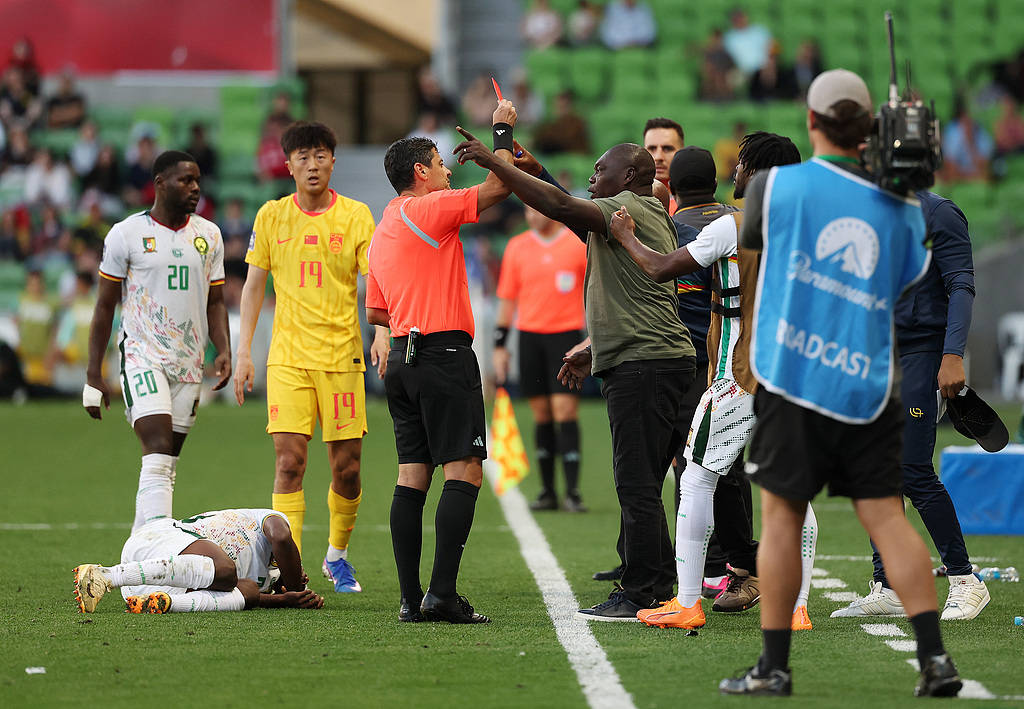 新2网址大全_FIFA系列赛-9分钟丢两球 国足全场仅1射正0-2不敌喀麦隆