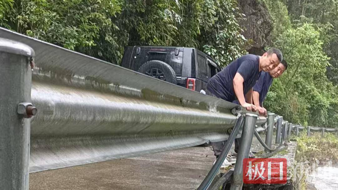 皇冠信用网登1,登2,登3出租_放弃几十万年收入返乡皇冠信用网登1,登2,登3出租，“倒贴钱”买车作公用，53岁“吉普书记”突然离世，200余民众自发送别