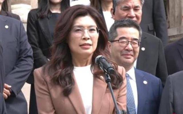 皇冠信用网账号_郑丽文在北京会谈说了啥?日本“降级”中日关系皇冠信用网账号,局势更复杂了!