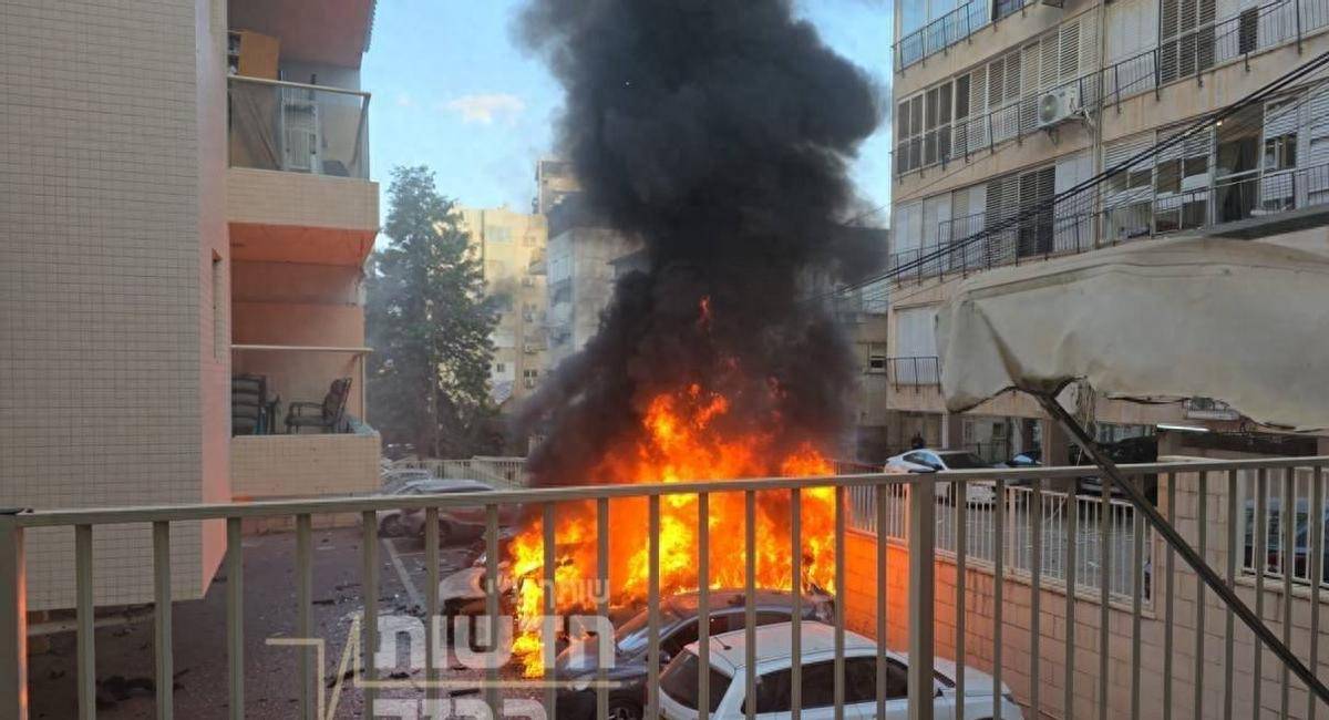 皇冠足球平台代理_浓烟遮天蔽日！阿联酋快顶不住了皇冠足球平台代理，以军承认伊朗还有一半发射器！