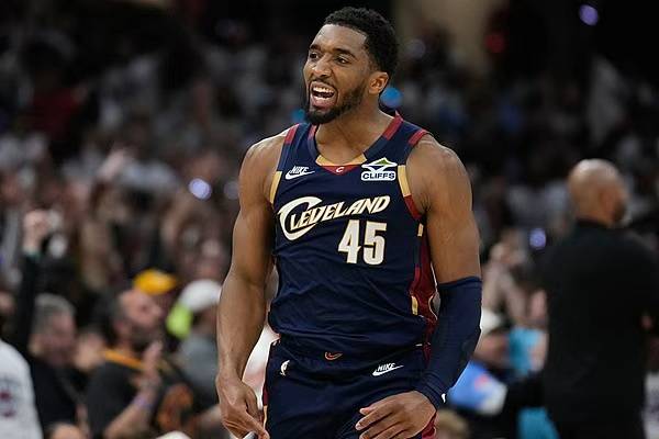 皇冠信用网正网_NBA｜米切尔43分哈登全场唯一两双皇冠信用网正网，骑士扳平大比分