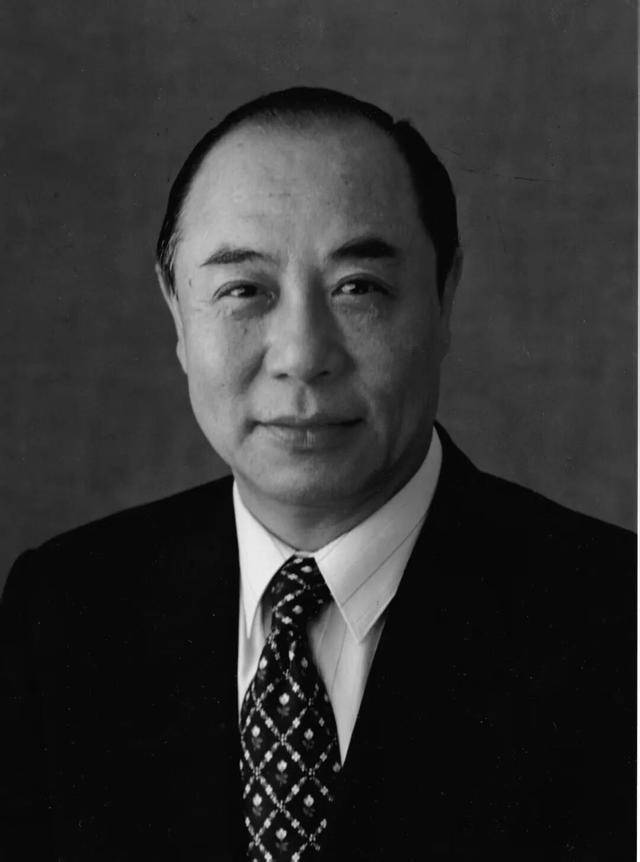 皇冠体育足球_中华全国总工会原副主席、书记处书记李奇生同志逝世