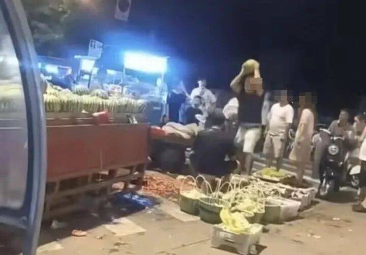 波兰超级联赛
_宁波夜市西瓜砸人事件已调解成功波兰超级联赛
,男子赔偿近7万元 摊主父亲:佩服儿子能忍住不还手,其实他平时脾气暴躁